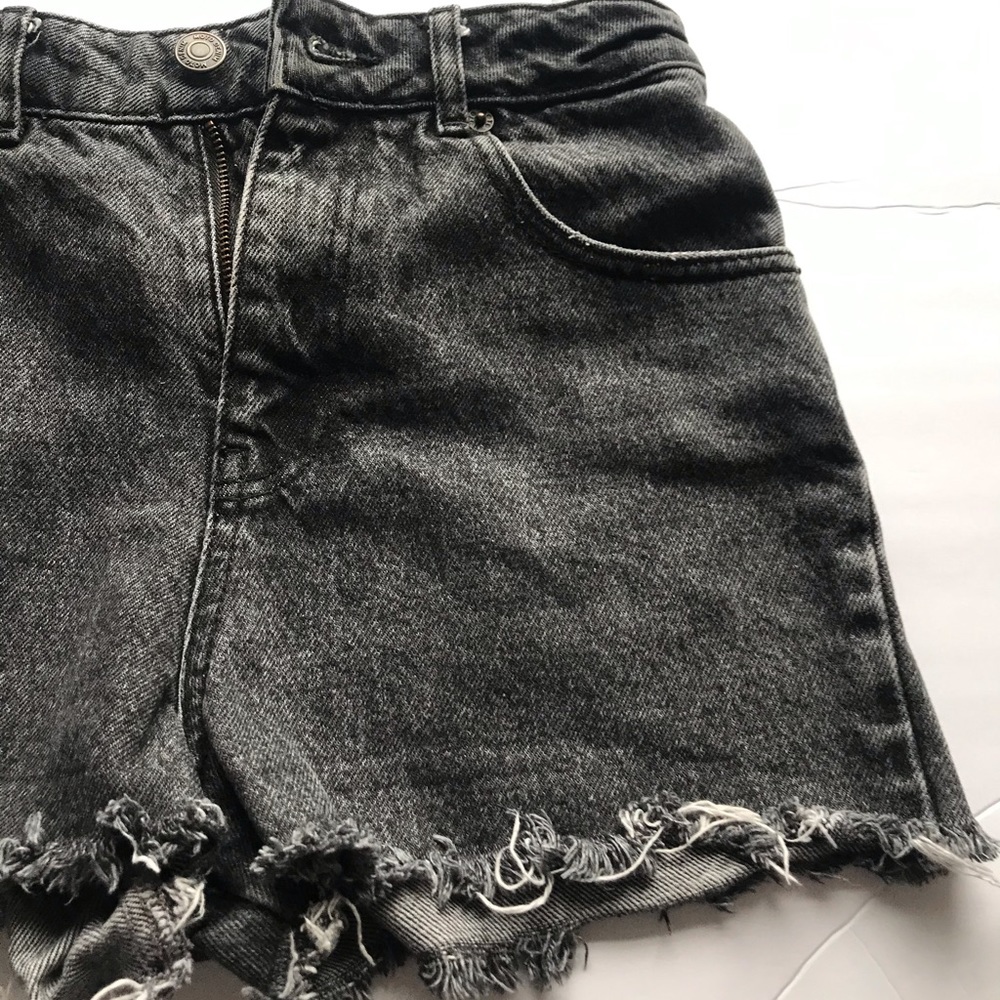 HIGH WAISTED BLACK WASH JEAN SHORTS